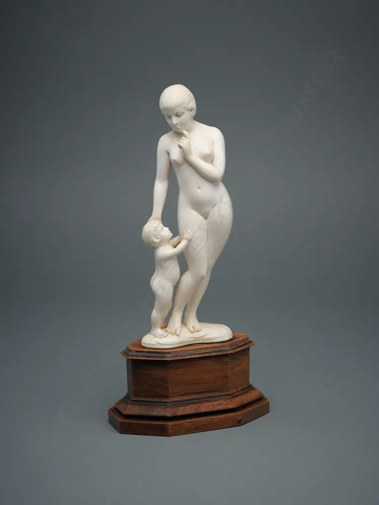 Indian ivory/wood figure, Image 1++